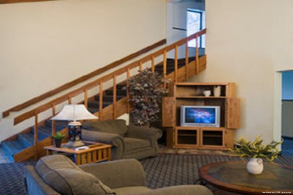 LONE TREE INN (Sidney)
